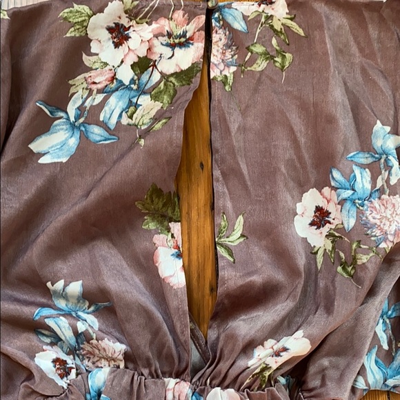 Silk like Romper (SIZE MED) - Picture 2 of 3